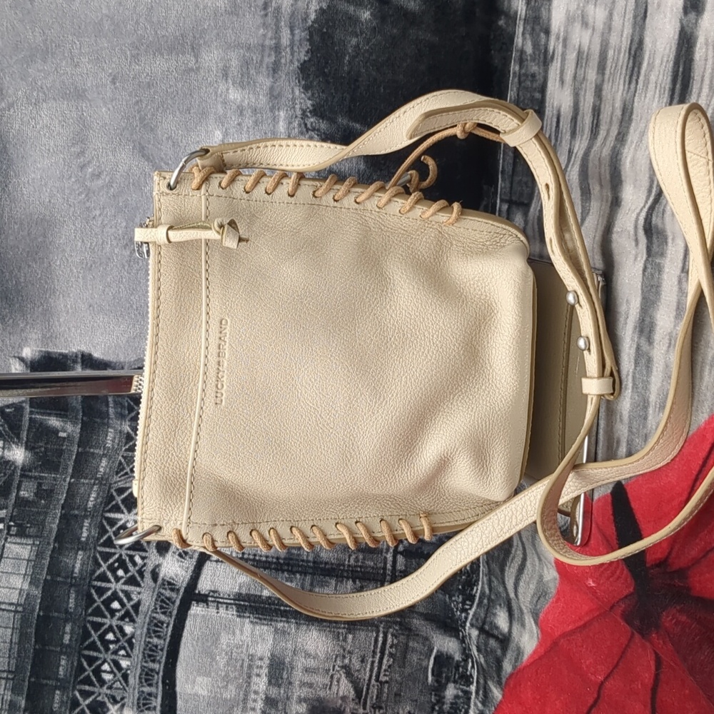 Lucky Brand Floral Embroidered Crossbody Bag - Picture 3 of 9